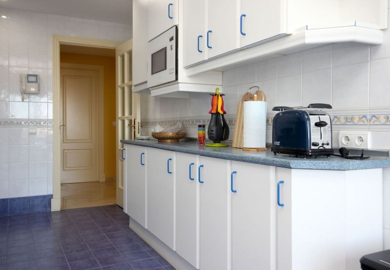 Terraced House in Casares - Spacious 4 Bedroom Townhouse in Bahia de Casares 