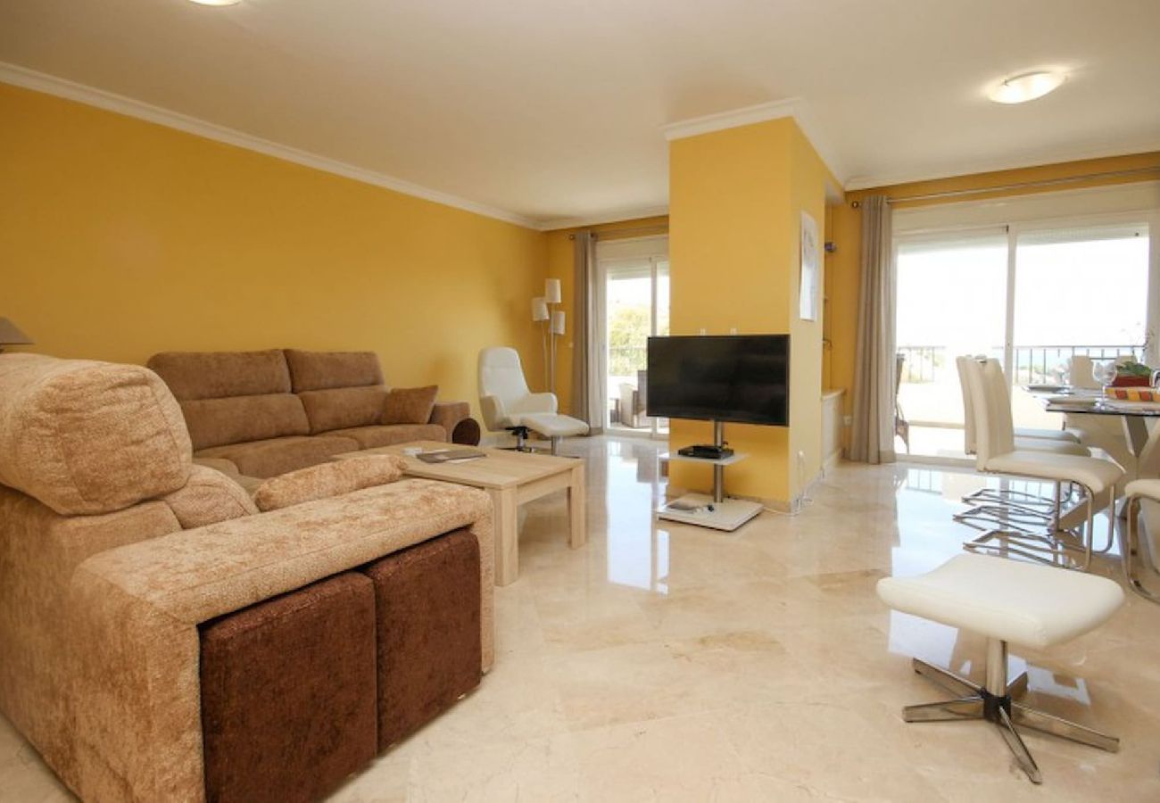 Terraced House in Casares - Spacious 4 Bedroom Townhouse in Bahia de Casares 