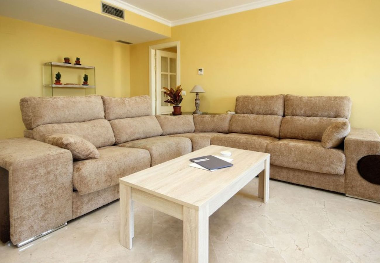 Terraced House in Casares - Spacious 4 Bedroom Townhouse in Bahia de Casares 