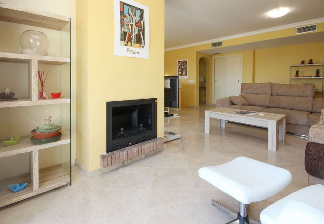 Terraced House in Casares - Spacious 4 Bedroom Townhouse in Bahia de Casares 