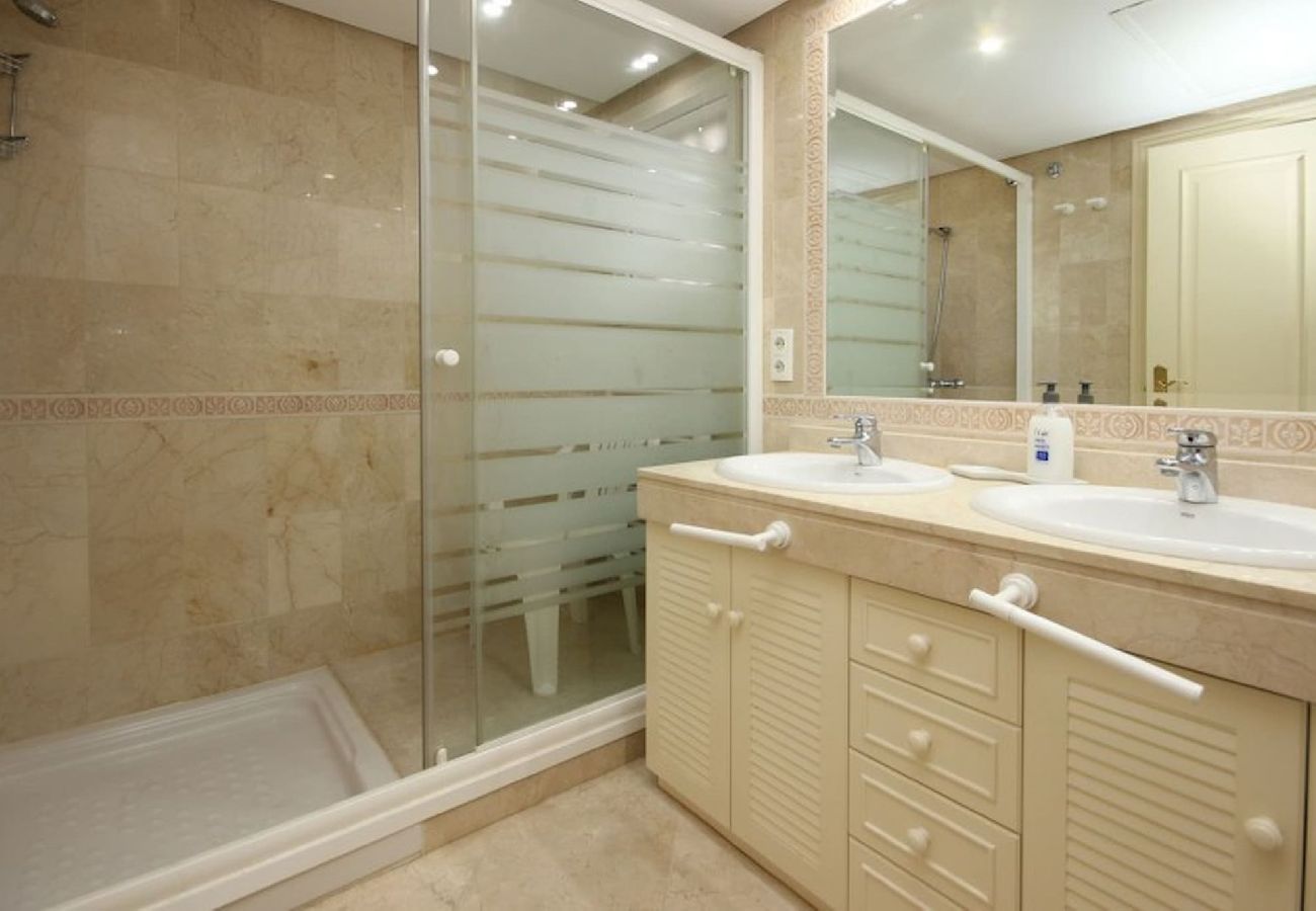 Terraced House in Casares - Spacious 4 Bedroom Townhouse in Bahia de Casares 