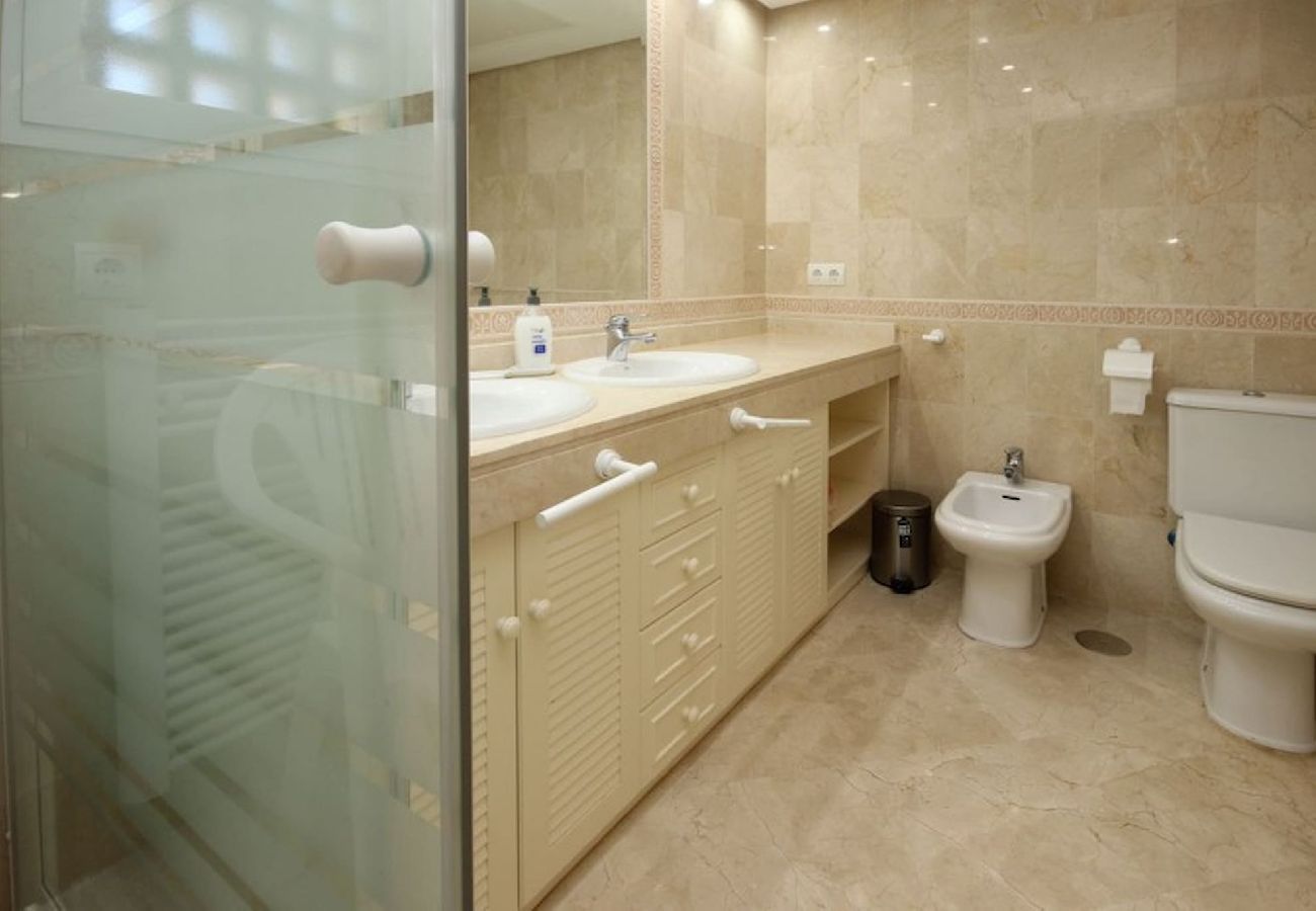 Terraced House in Casares - Spacious 4 Bedroom Townhouse in Bahia de Casares 
