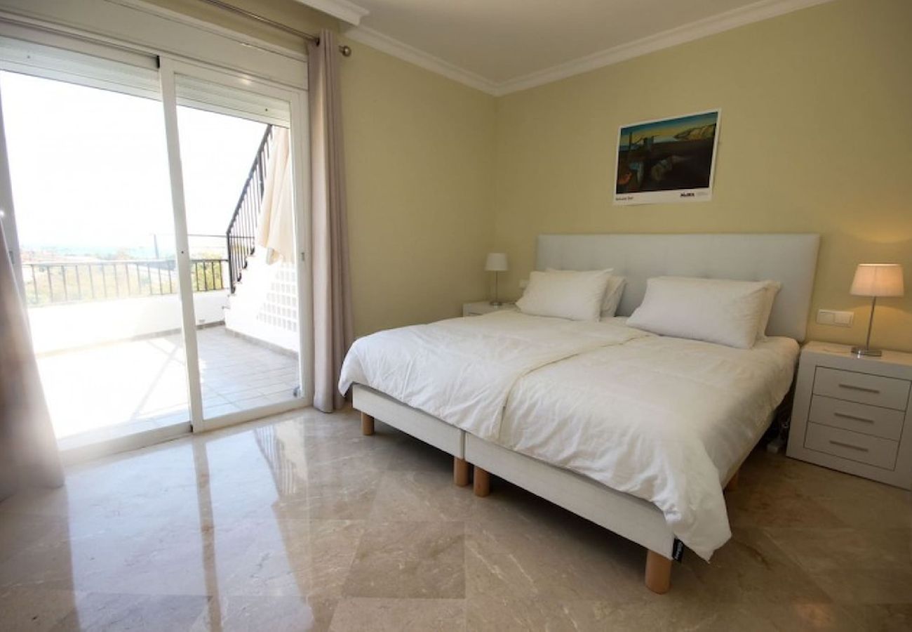Terraced House in Casares - Spacious 4 Bedroom Townhouse in Bahia de Casares 