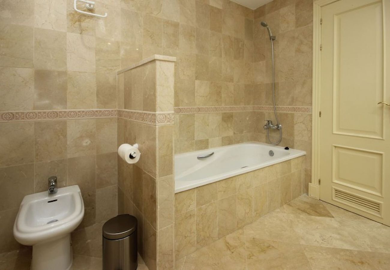 Terraced House in Casares - Spacious 4 Bedroom Townhouse in Bahia de Casares 