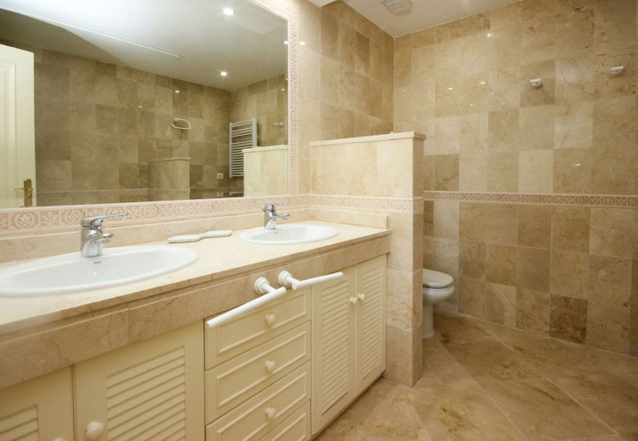 Terraced House in Casares - Spacious 4 Bedroom Townhouse in Bahia de Casares 