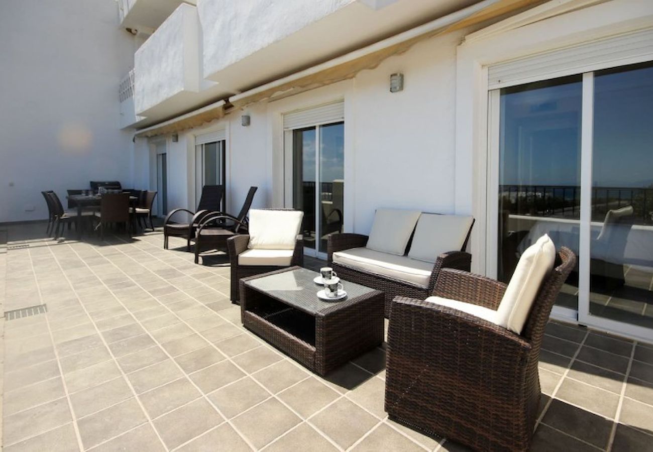 Terraced House in Casares - Spacious 4 Bedroom Townhouse in Bahia de Casares 
