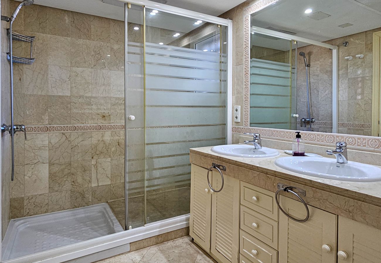 Terraced House in Casares - Spacious 4 Bedroom Townhouse in Bahia de Casares 