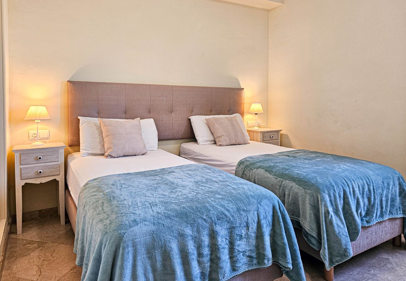 Terraced House in Casares - Spacious 4 Bedroom Townhouse in Bahia de Casares 