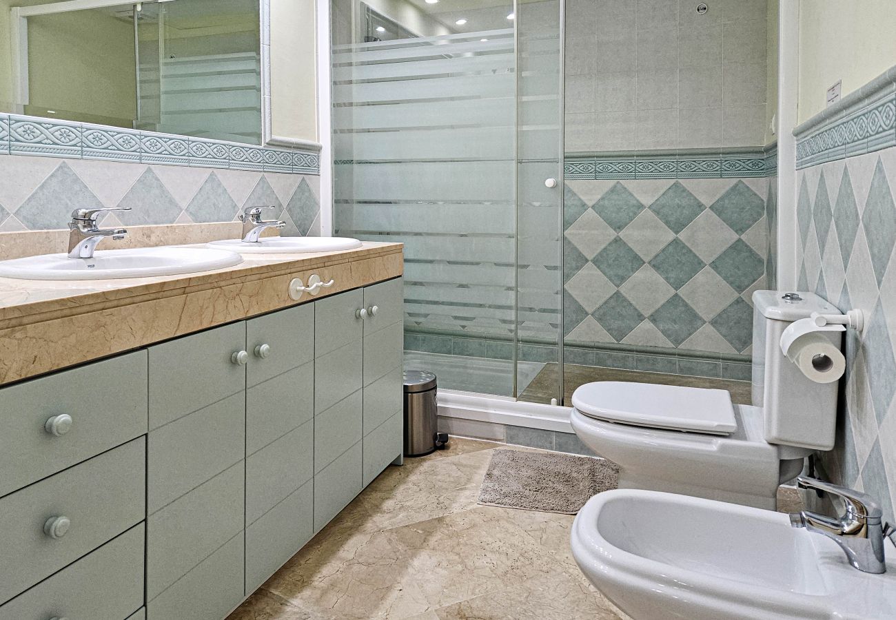 Terraced House in Casares - Spacious 4 Bedroom Townhouse in Bahia de Casares 