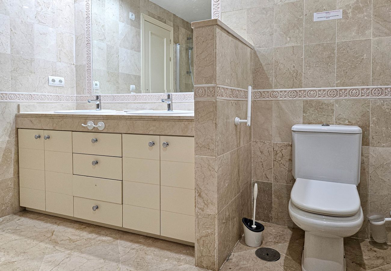 Terraced House in Casares - Spacious 4 Bedroom Townhouse in Bahia de Casares 