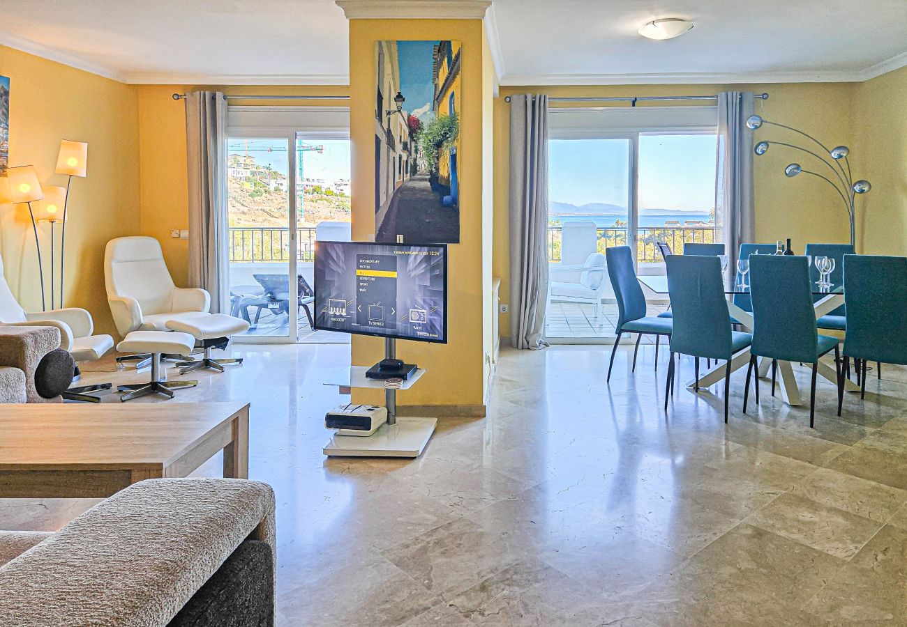 Terraced House in Casares - Spacious 4 Bedroom Townhouse in Bahia de Casares 