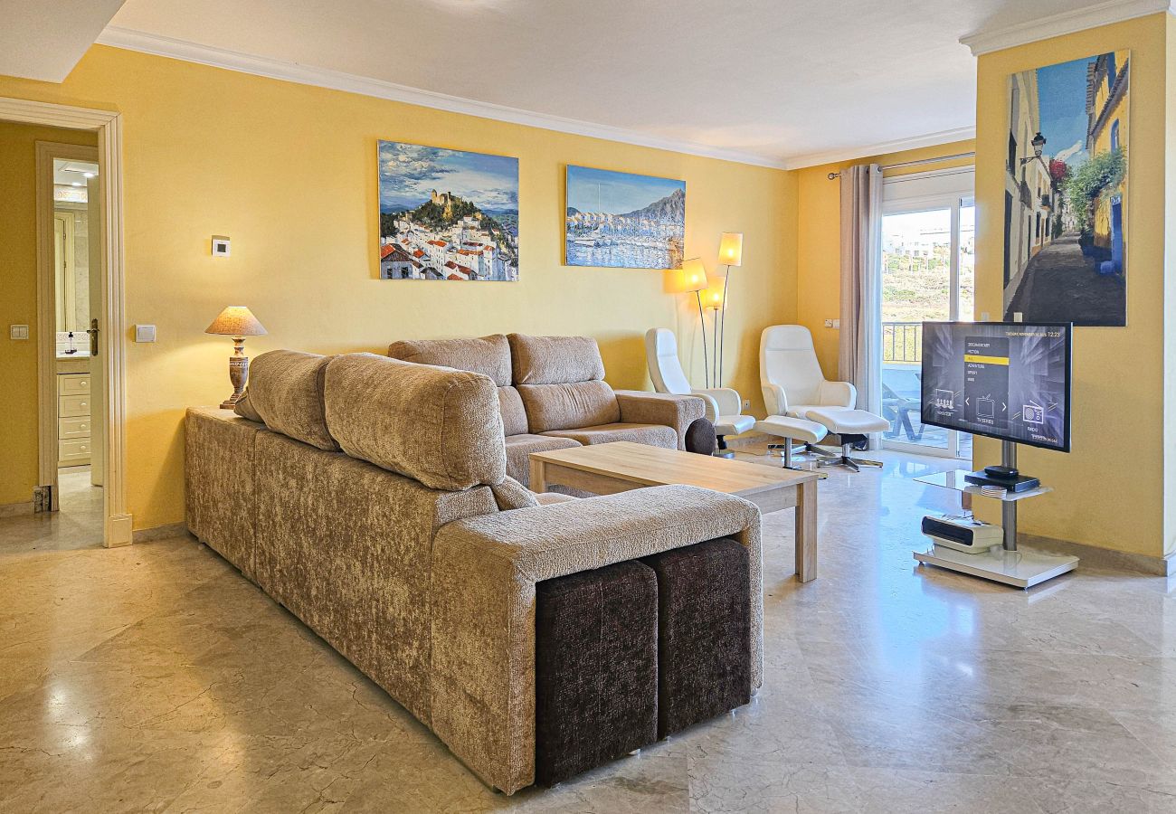 Terraced House in Casares - Spacious 4 Bedroom Townhouse in Bahia de Casares 