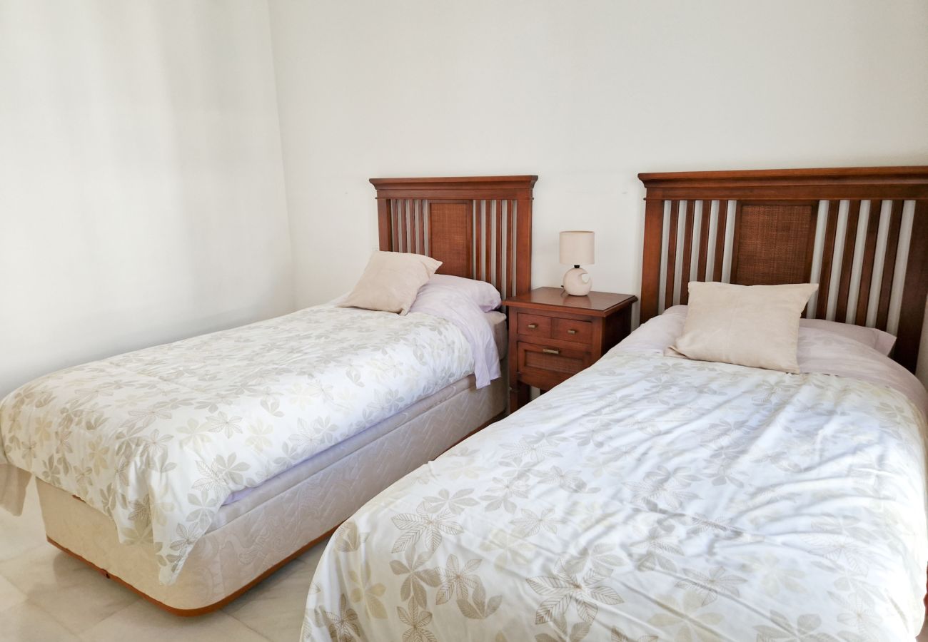 Apartment in San Pedro de Alcántara - Beach front 3 bedroom apartment in San Pedro 
