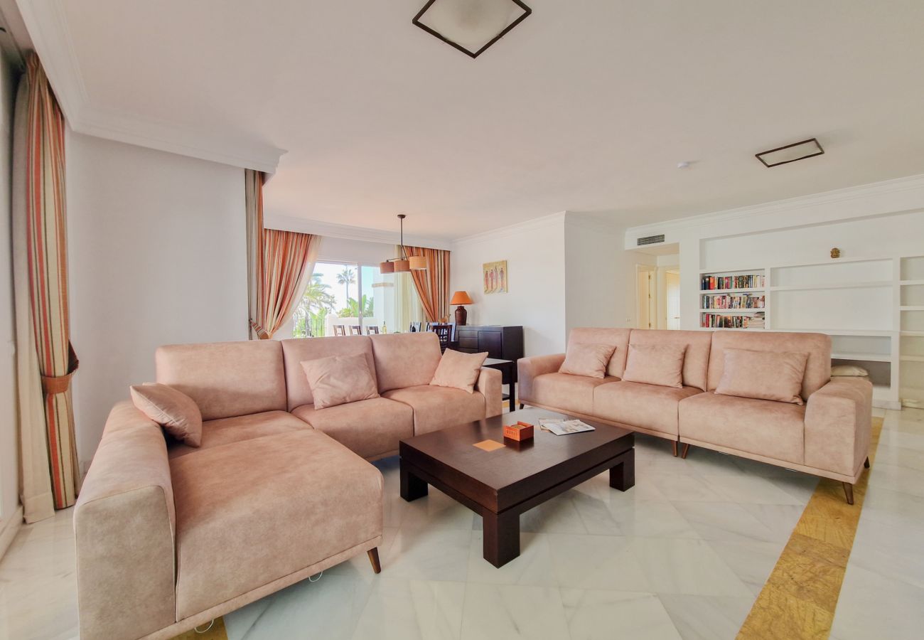 Apartment in San Pedro de Alcántara - Beach front 3 bedroom apartment in San Pedro 