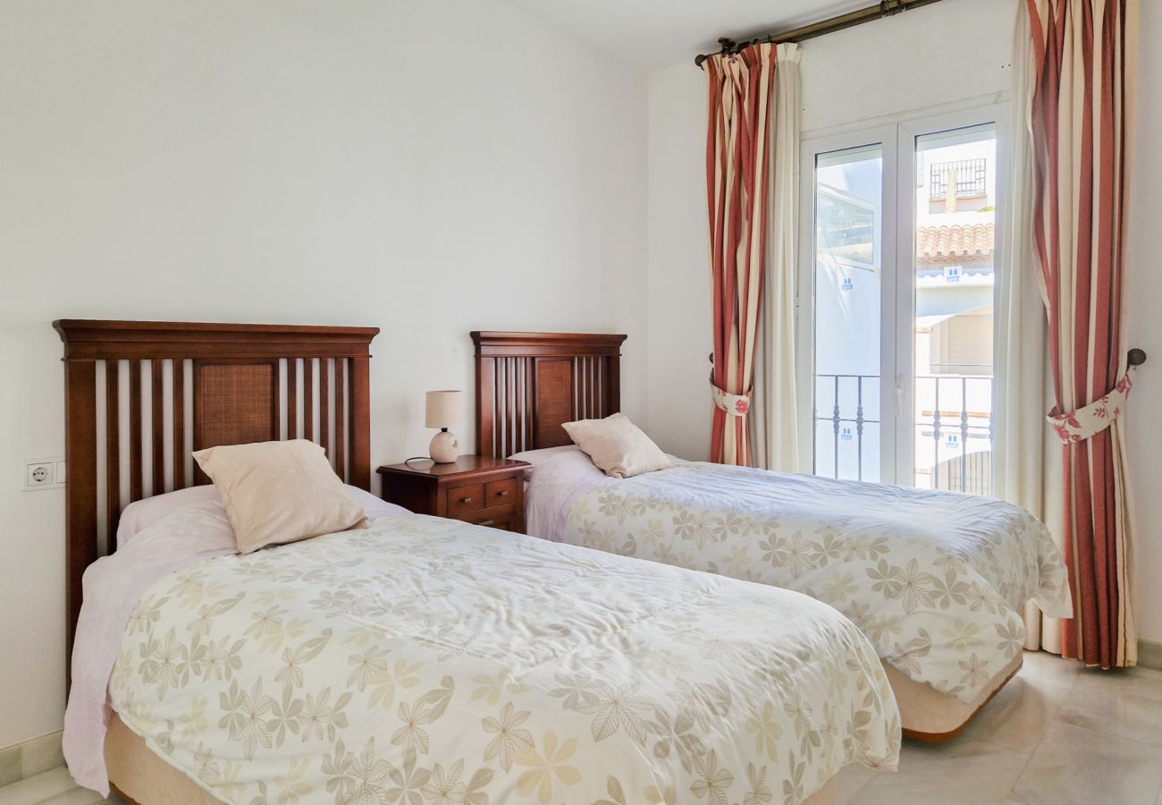 Apartment in San Pedro de Alcántara - Beach front 3 bedroom apartment in San Pedro 