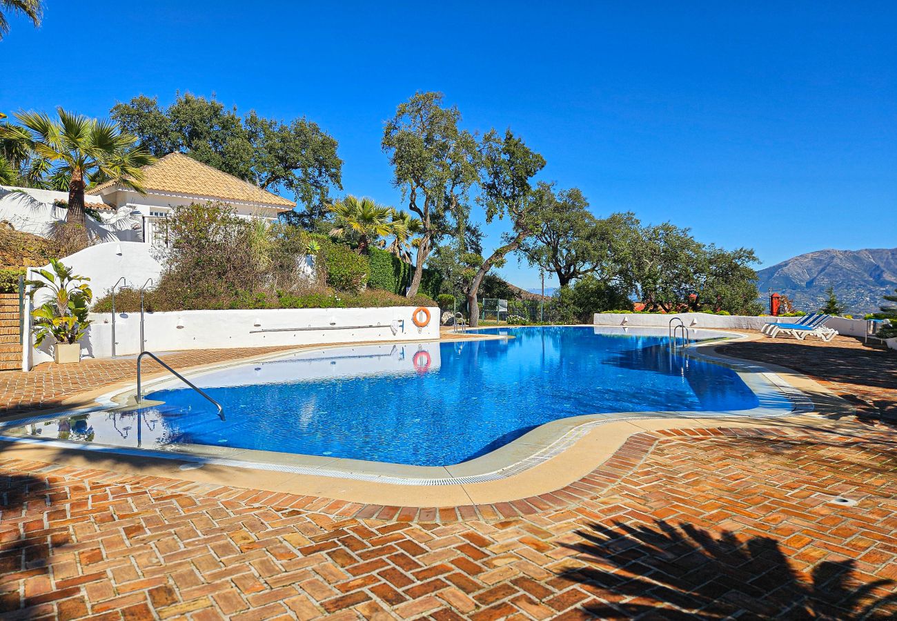 Apartment in Ojen - Three bedroom apartment La Mairena Elviria 