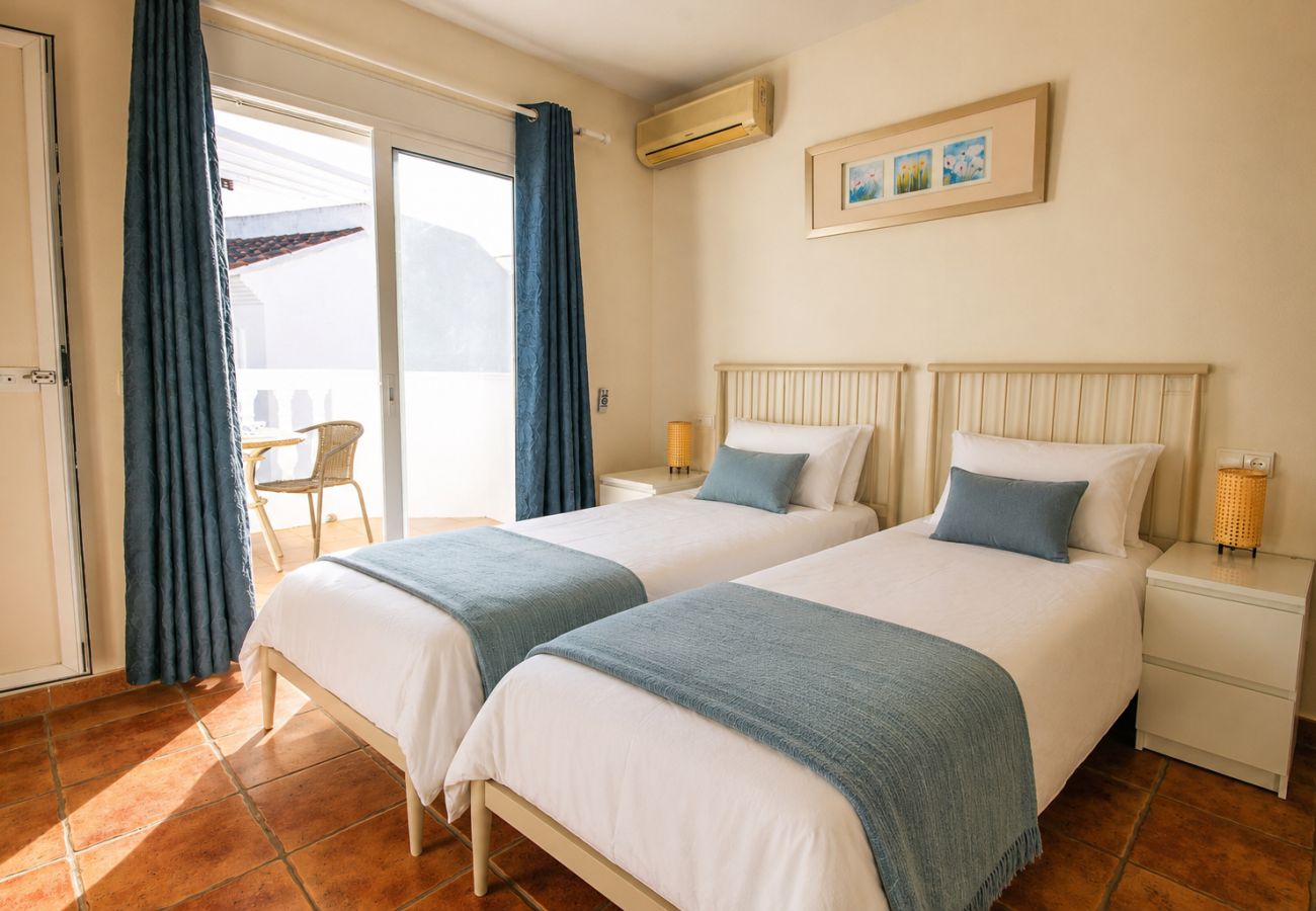 Terraced House in Mijas Costa - Townhouse with rooftop terrace La Cala de Mijas 