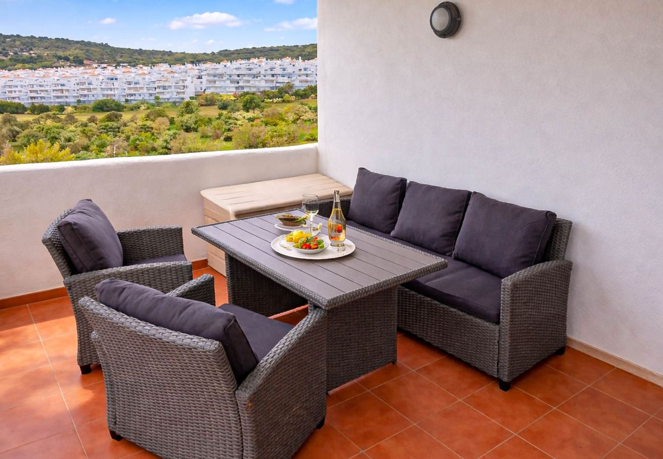 Apartment in Estepona - Apt with views over Valle Romano Golf Estepona 