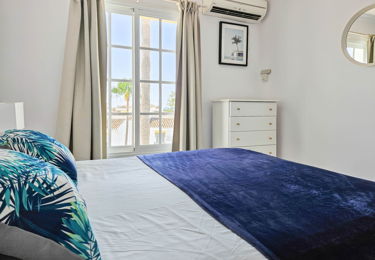 Apartment in La Cala de Mijas - 2 bedroom apt in La Cala de Mijas 100m from Beach 