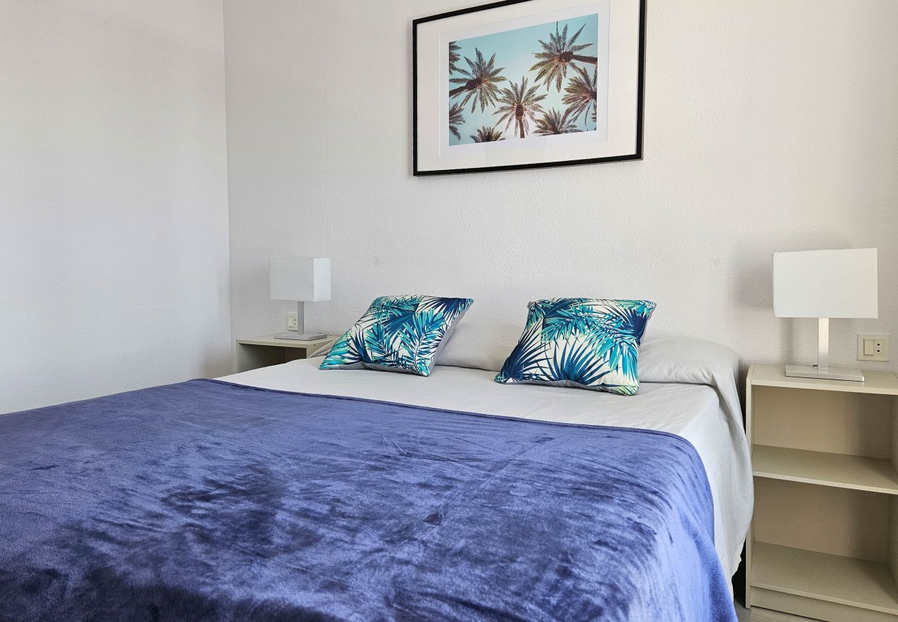 Apartment in La Cala de Mijas - 2 bedroom apt in La Cala de Mijas 100m from Beach 
