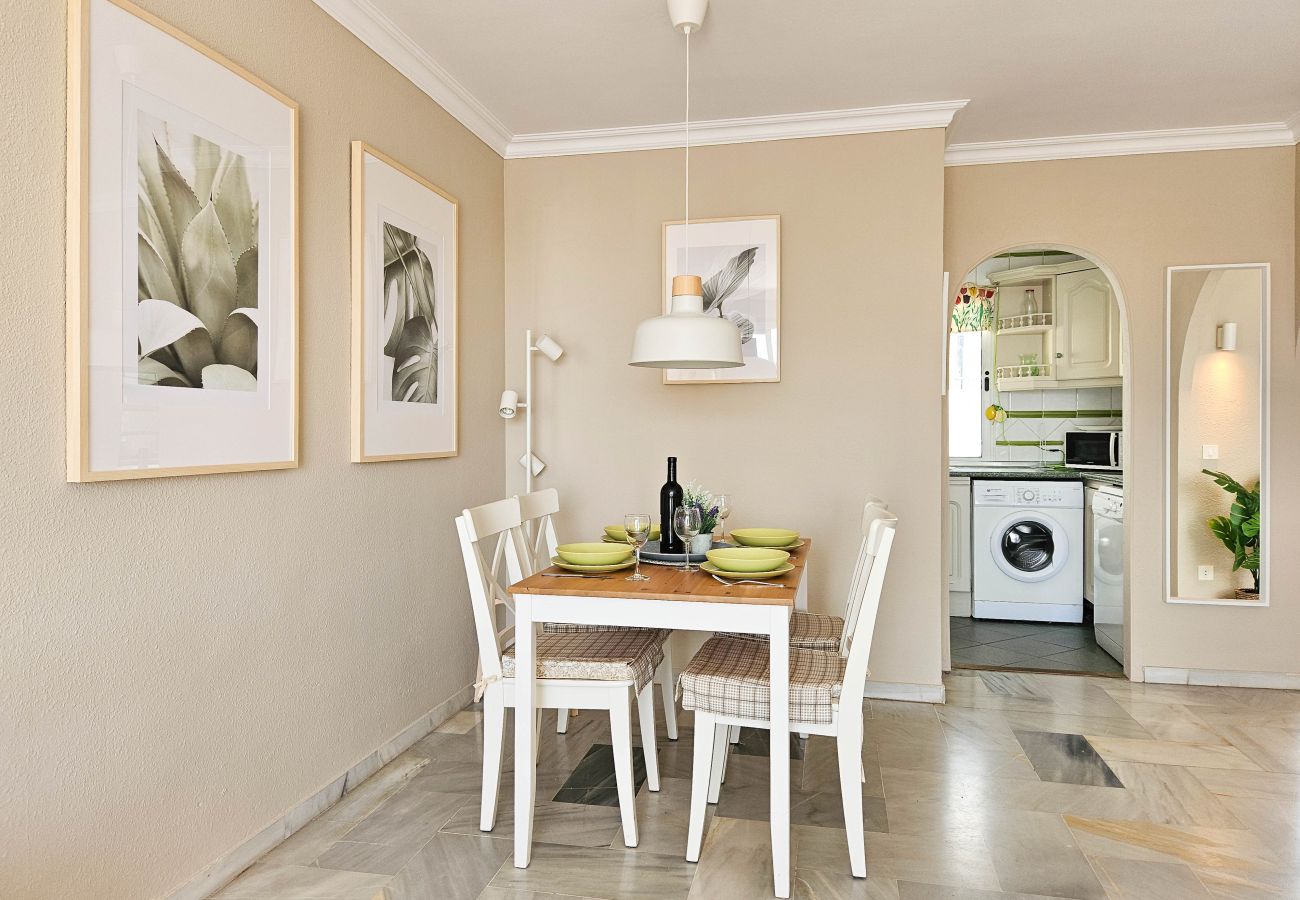 Apartment in La Cala de Mijas - 2 bedroom apt in La Cala de Mijas 100m from Beach 