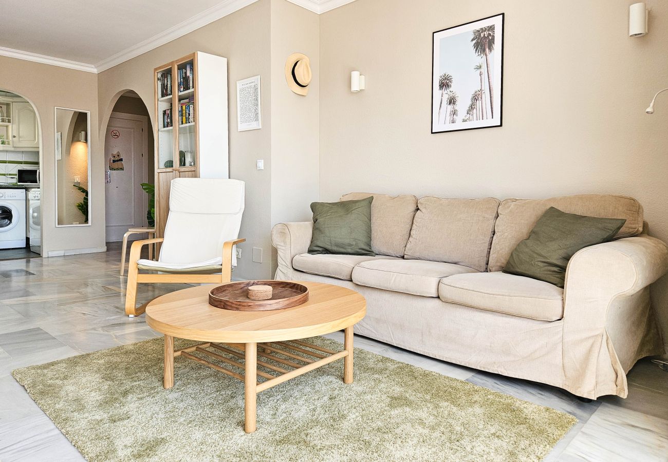Apartment in La Cala de Mijas - 2 bedroom apt in La Cala de Mijas 100m from Beach 