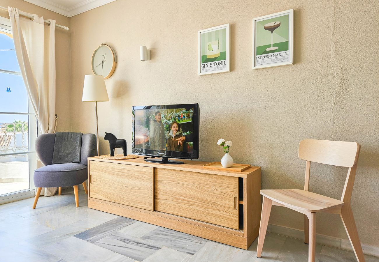 Apartment in La Cala de Mijas - 2 bedroom apt in La Cala de Mijas 100m from Beach 