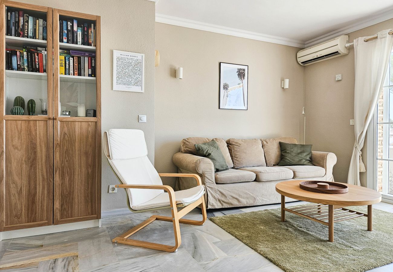 Apartment in La Cala de Mijas - 2 bedroom apt in La Cala de Mijas 100m from Beach 