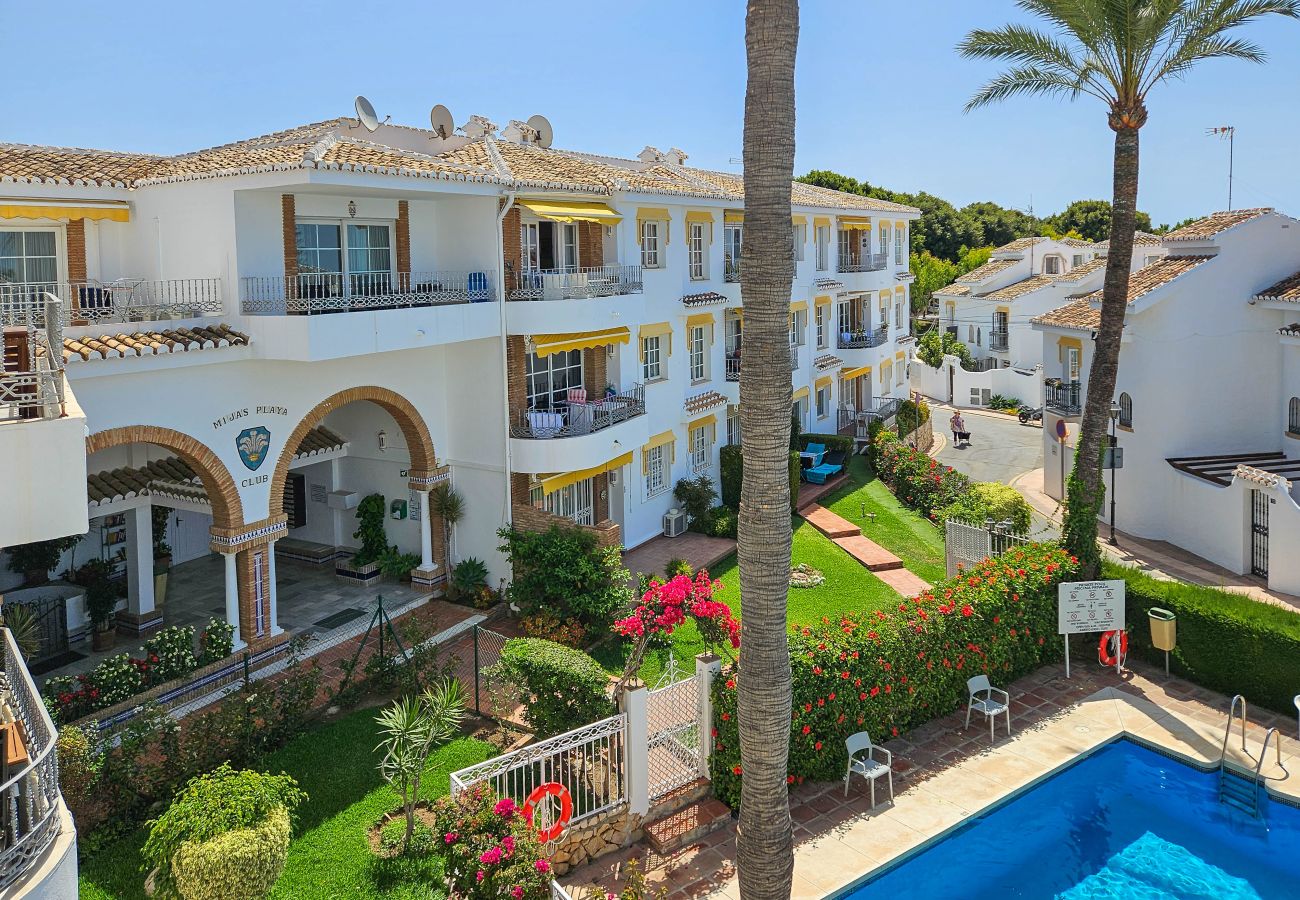 Apartment in La Cala de Mijas - 2 bedroom apt in La Cala de Mijas 100m from Beach 