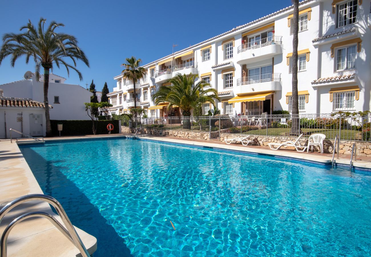 Apartment in La Cala de Mijas - 2 bedroom apt in La Cala de Mijas 100m from Beach 