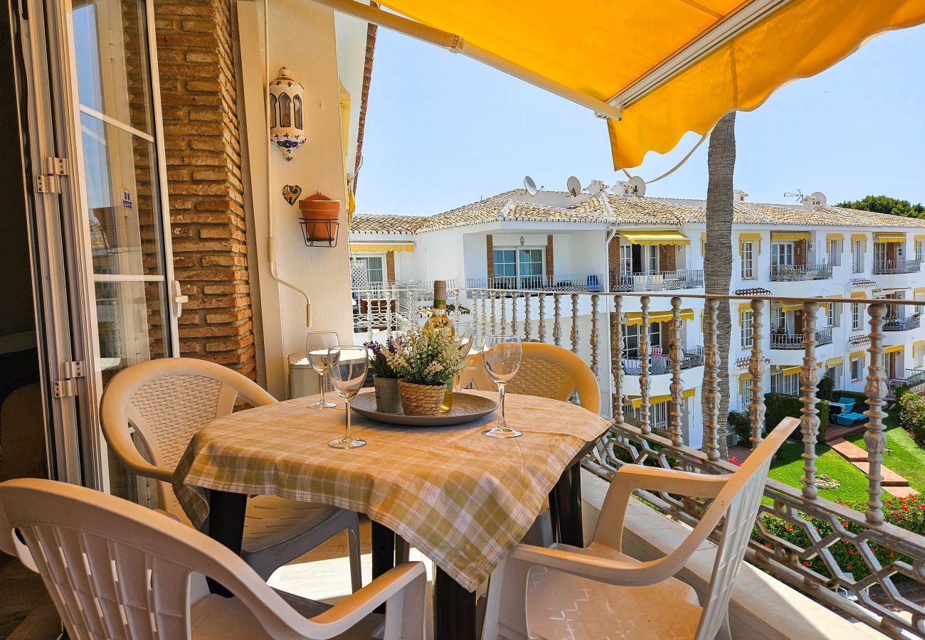Apartment in La Cala de Mijas - 2 bedroom apt in La Cala de Mijas 100m from Beach 