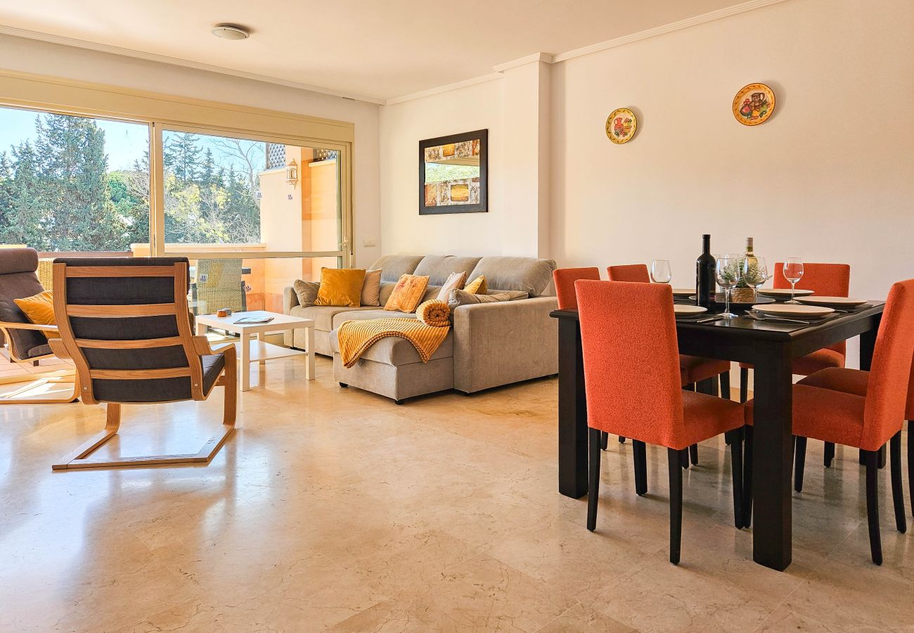 Apartment in Marbella - Three bedroom apartment in Las Chapas, Marbella. 