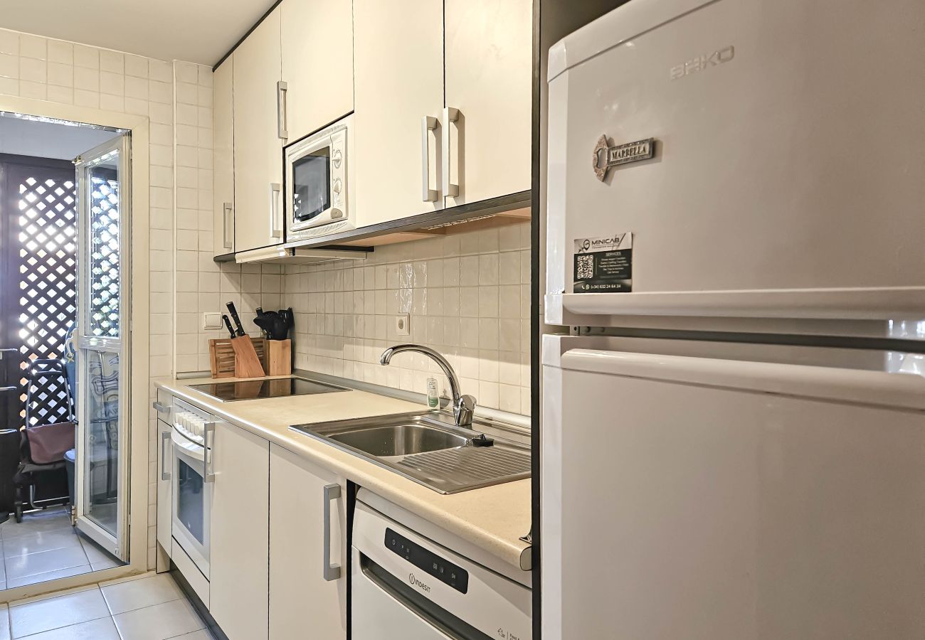 Apartment in Marbella - Three bedroom apartment in Las Chapas, Marbella. 