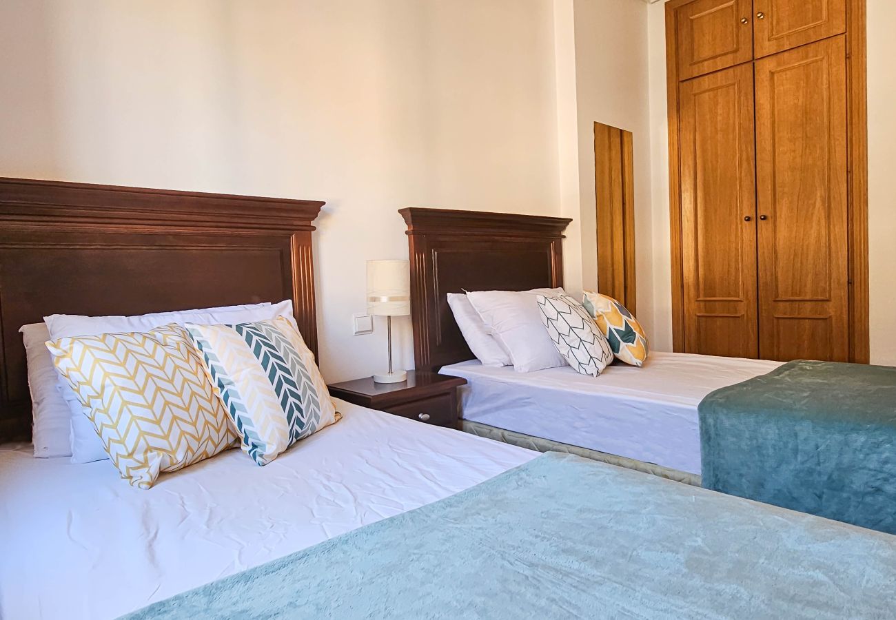 Apartment in Marbella - Three bedroom apartment in Las Chapas, Marbella. 