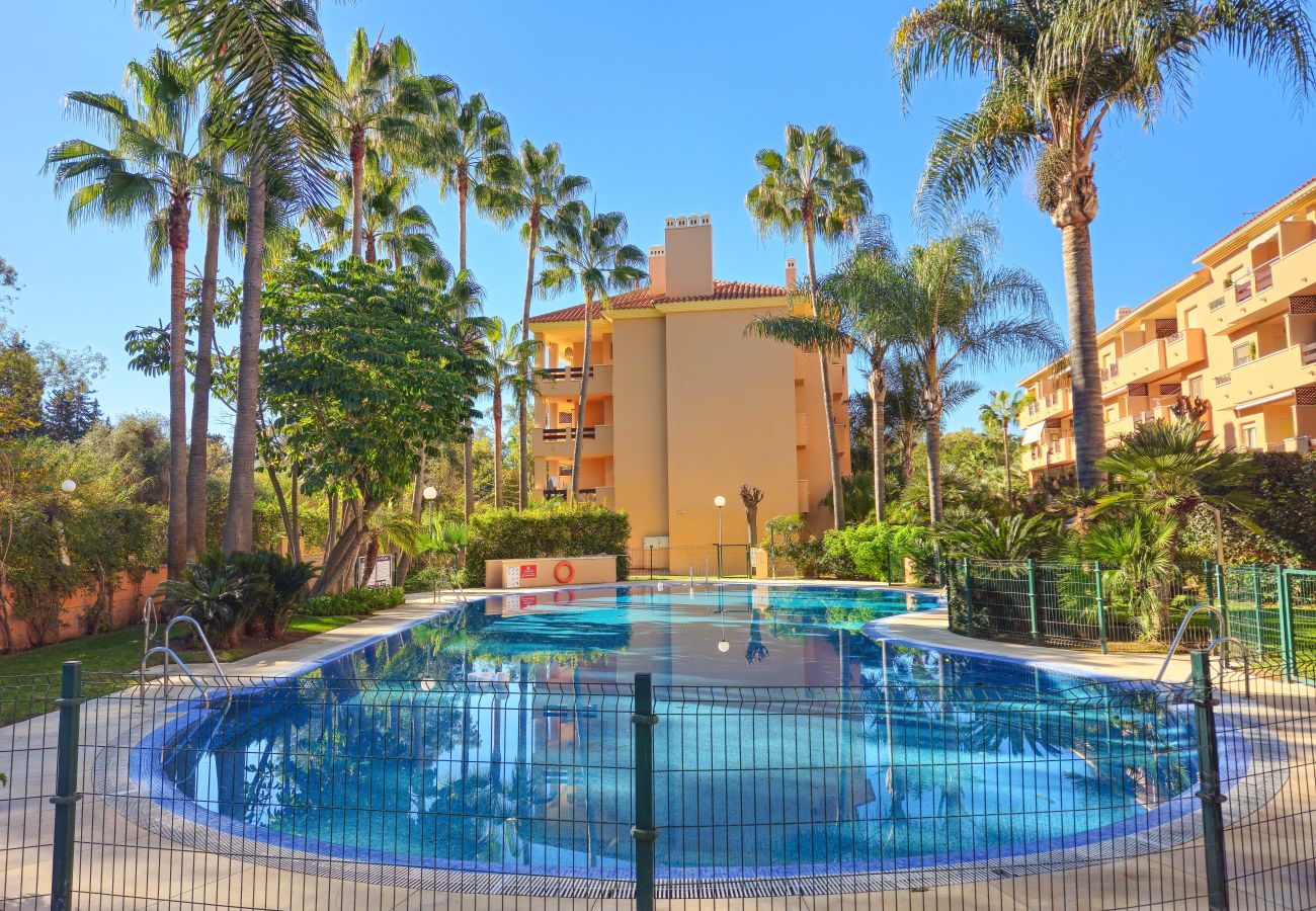 Apartment in Marbella - Three bedroom apartment in Las Chapas, Marbella. 
