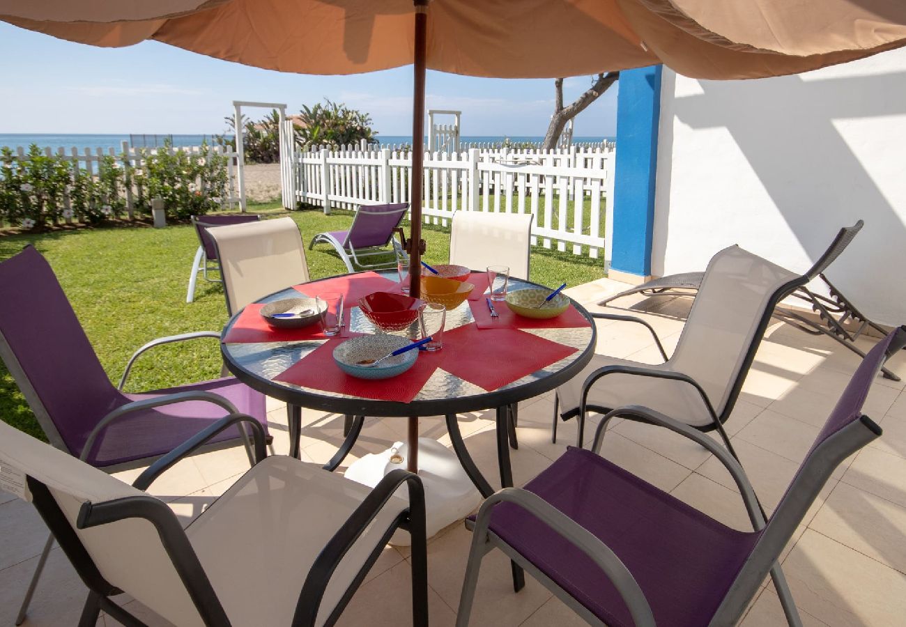 Terraced House in Estepona - 3 bed townhouse on the beach, Cancelada, Estepona 