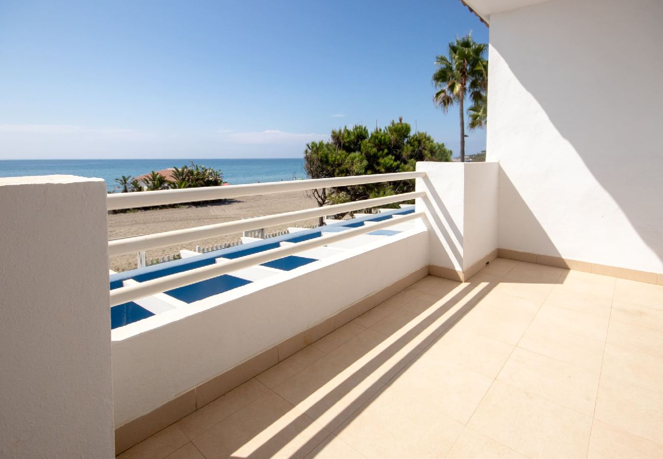 Terraced House in Estepona - 3 bed townhouse on the beach, Cancelada, Estepona 
