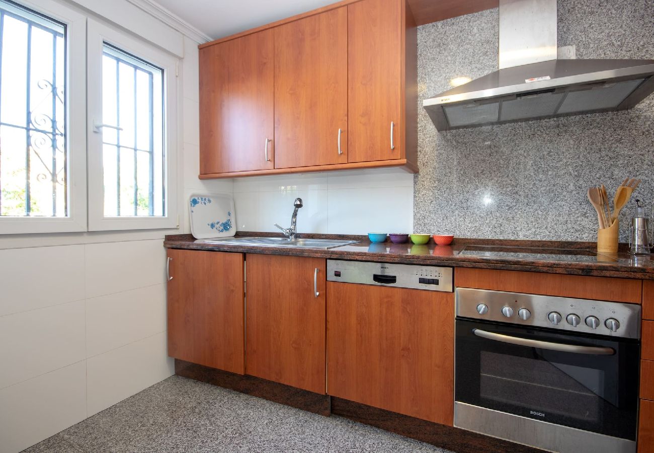 Terraced House in Estepona - 3 bed townhouse on the beach, Cancelada, Estepona 