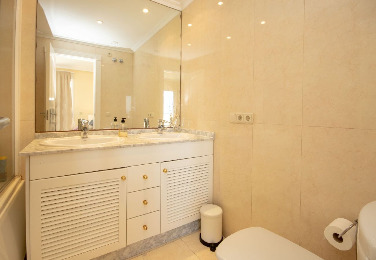 Terraced House in Estepona - 3 bed townhouse on the beach, Cancelada, Estepona 