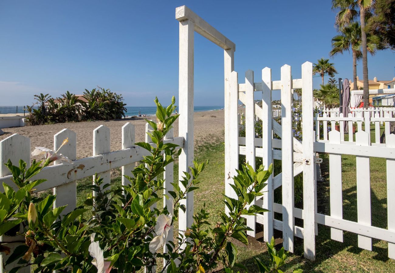 Terraced House in Estepona - 3 bed townhouse on the beach, Cancelada, Estepona 
