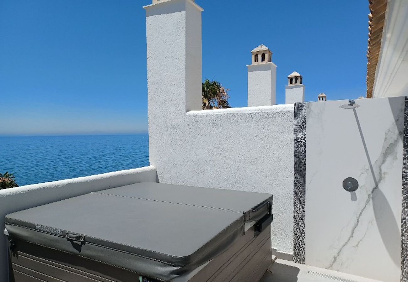 Terraced House in Estepona - 3 bed townhouse on the beach, Cancelada, Estepona 