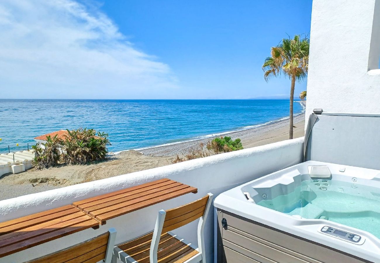 Terraced House in Estepona - 3 bed townhouse on the beach, Cancelada, Estepona 
