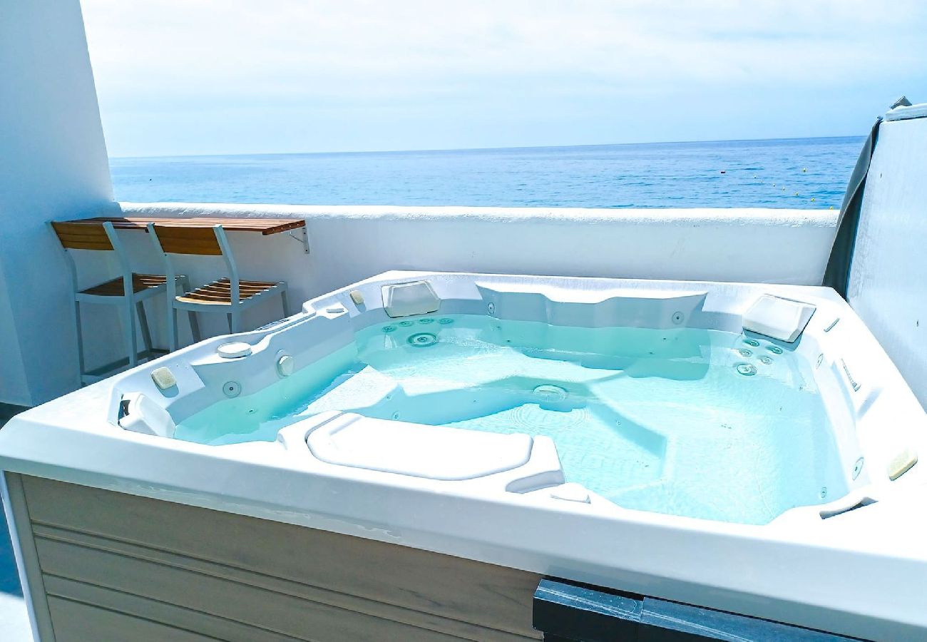 Terraced House in Estepona - 3 bed townhouse on the beach, Cancelada, Estepona 