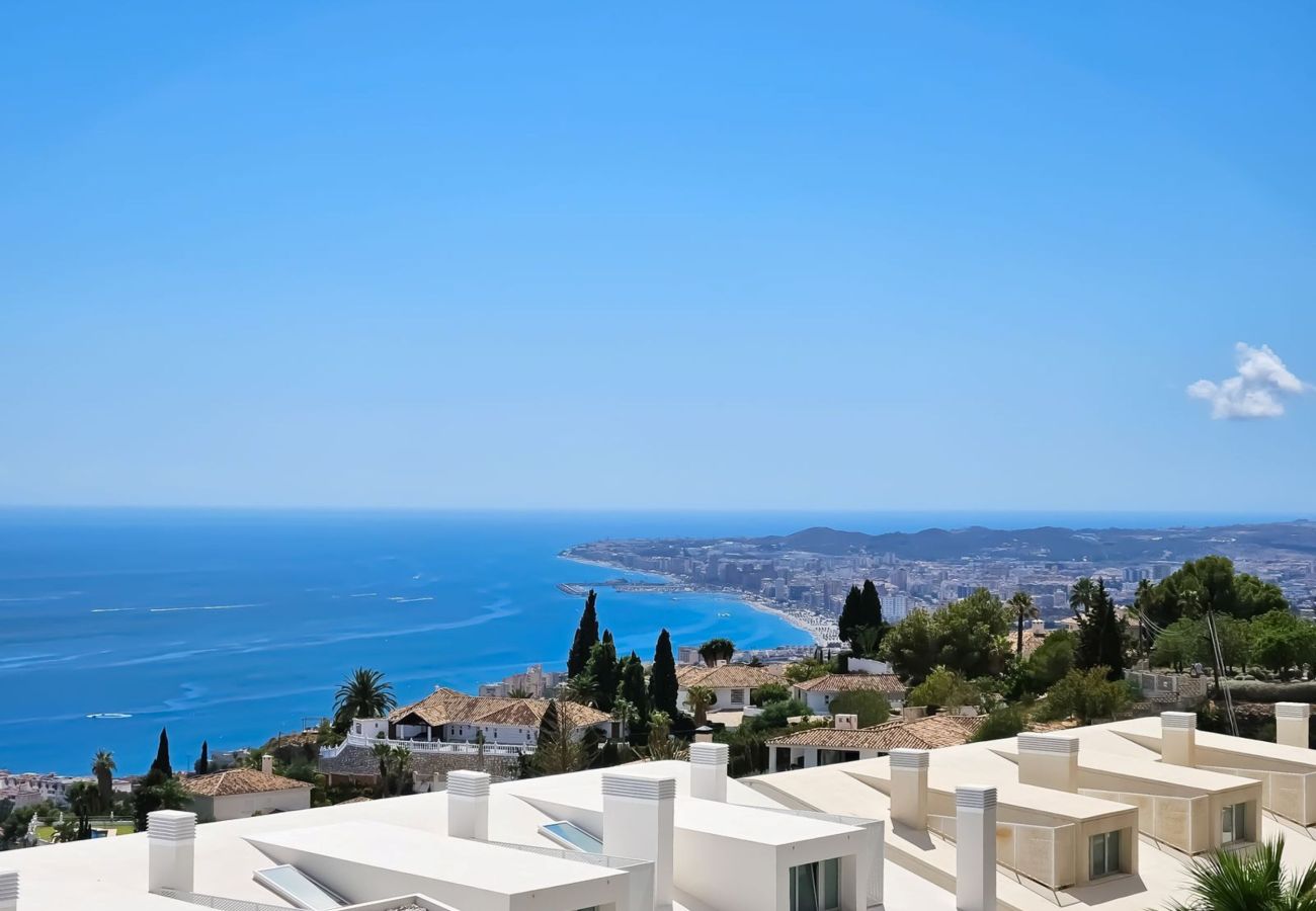 Apartment in Benalmádena - Stunning sea views @ Stupa hills 