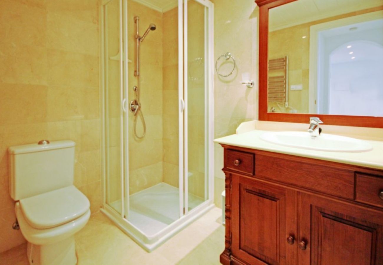Apartment in Benahavís - Garden apt in La Torre, Los Arqueros Golf Club 