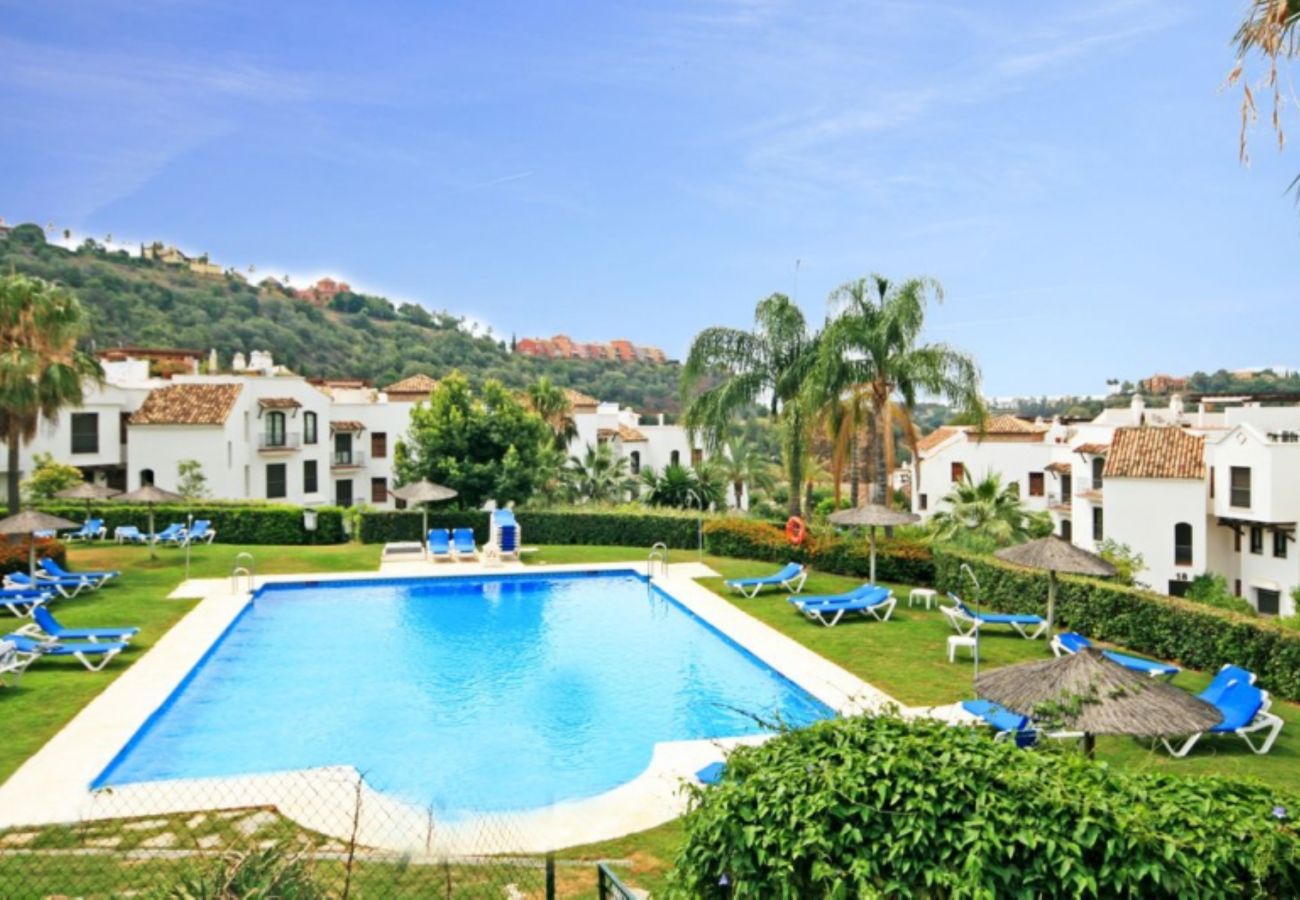 Apartment in Benahavís - Garden apt in La Torre, Los Arqueros Golf Club 
