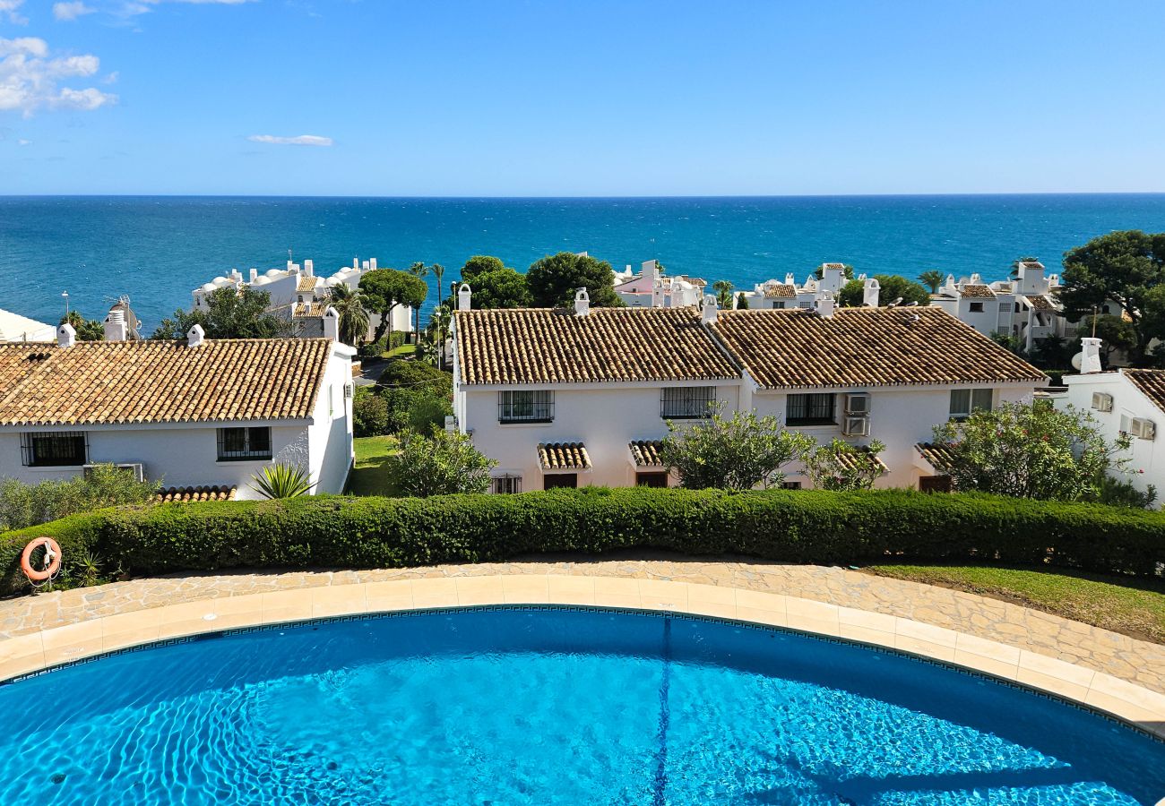 Apartment in Mijas Costa - Beautiful sea views @ Torrenueva near La Cala 