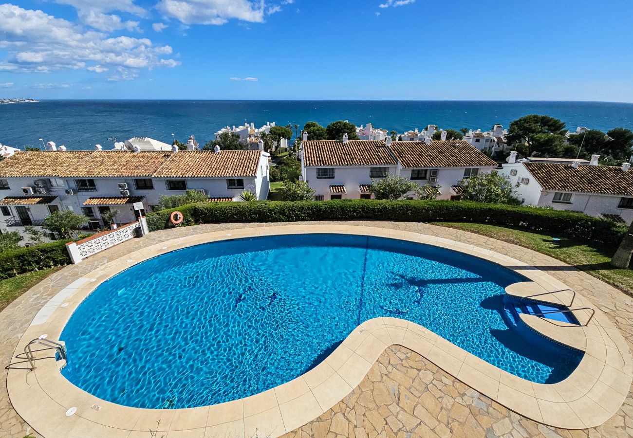 Apartment in Mijas Costa - Beautiful sea views @ Torrenueva near La Cala 