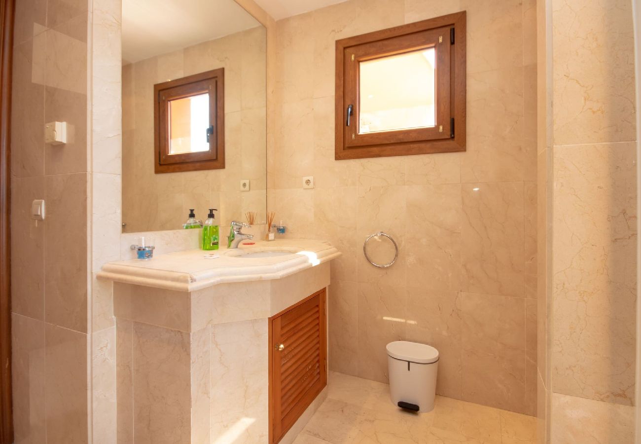 Terraced House in Mijas Costa - Spacious refurbished 4 Bed in Riviera del Sol 