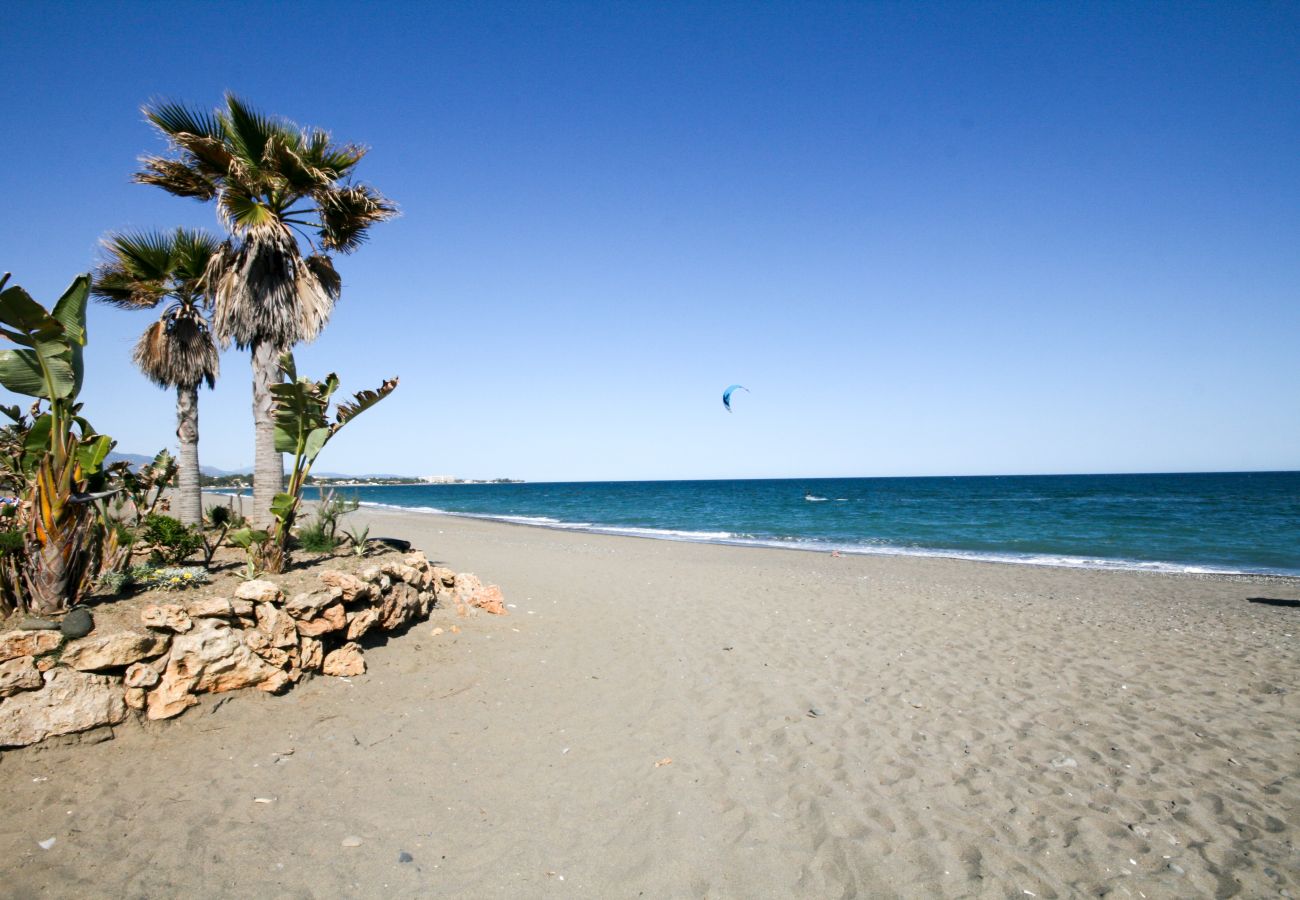 Apartment in Marbella - First floor Beach side property, San Pedro 